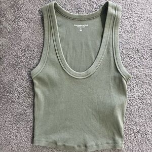 Abercrombie & Fitch Essential Scoopneck Tank